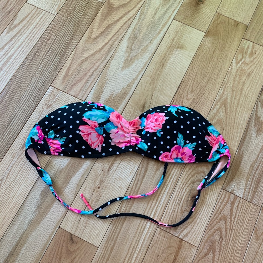 Strapless bikini top